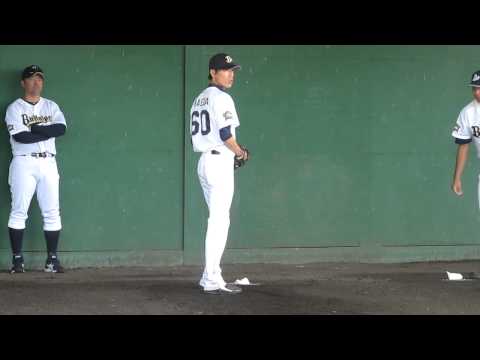 投球練習する前田選手。オリックスバファローズ春季キャンプ2013