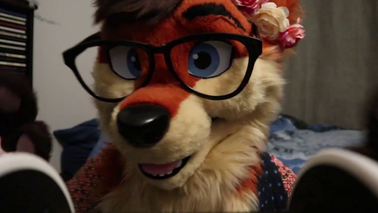 [ASMR] Sniff Sniff! Pocketfox Thinks You Smell Good! (Ear Sniffing)