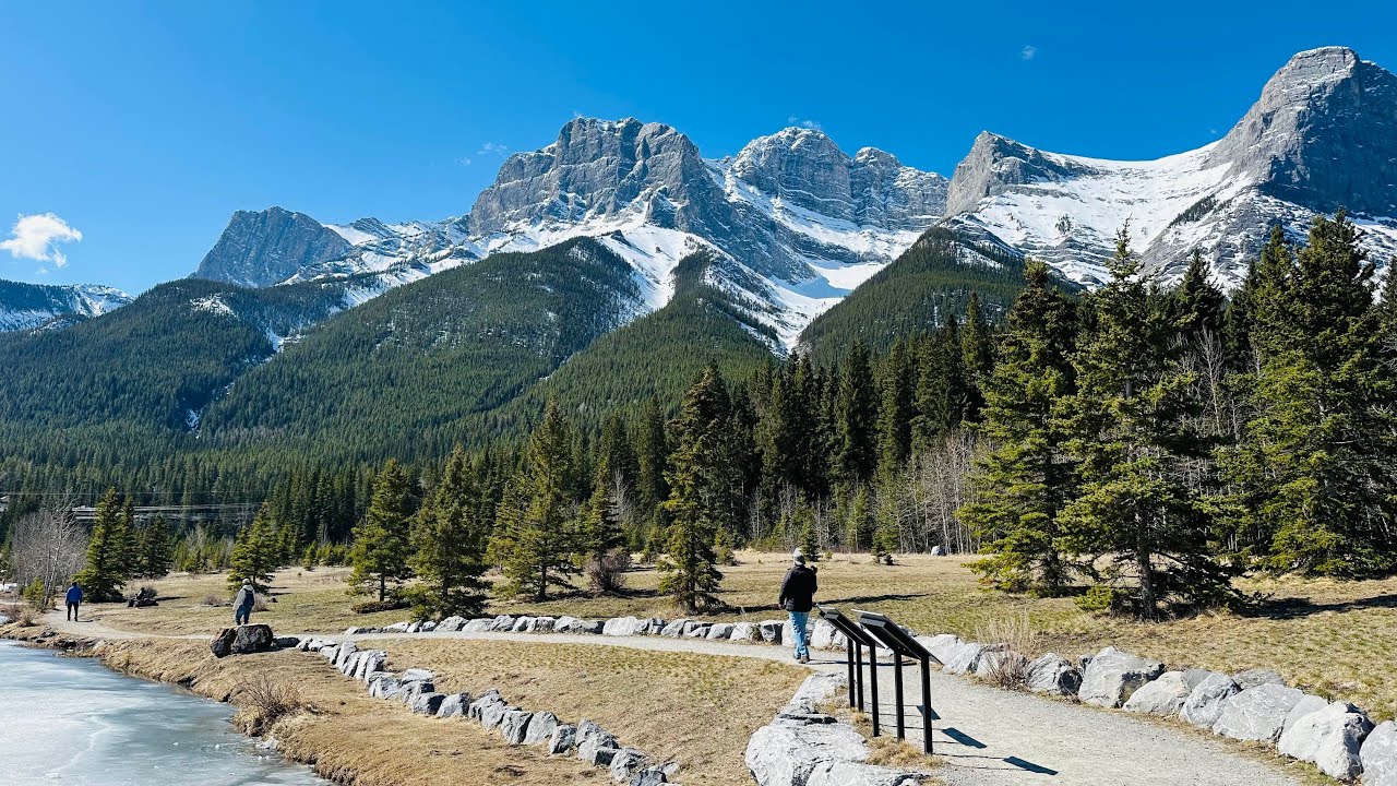 Quarry Lake, Alberta, Canada                     🍁April 2024