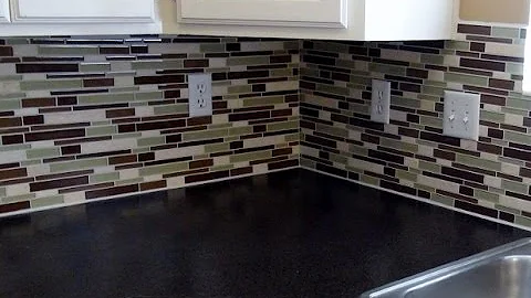 How to install a glass tile backsplash REAL DIY TIPS - DayDayNews