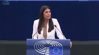 Α. Λατινοπούλου: Είμαστε σε πόλεμο με το Ισλάμ. Ανοχή τέλος.