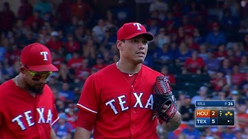 HOU@TEX: Kela barehands a liner to knock it down