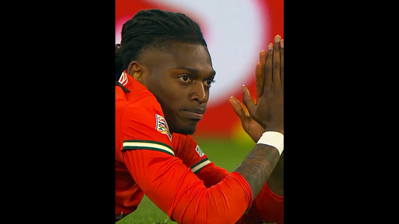 The Only Way To Stop Leao 🤯