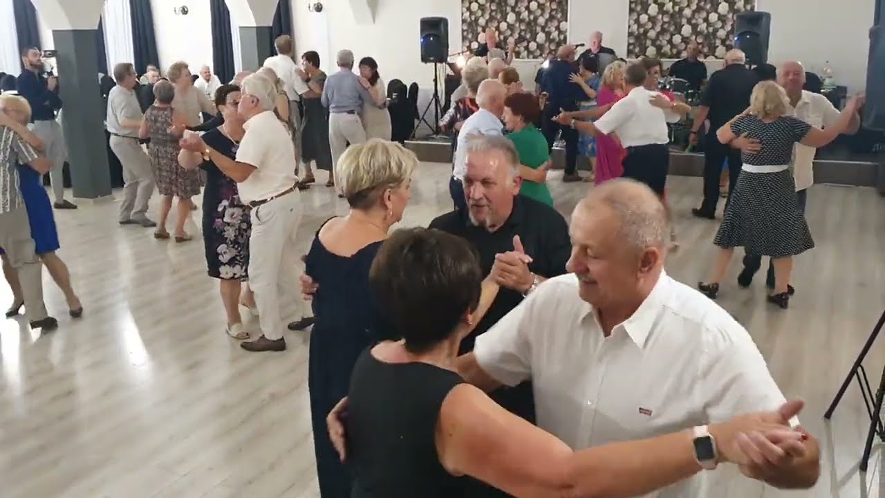 21 09 2024 jakże wspaniali tancerze płyną w tańcu po parkiecie w Złotym Dworze