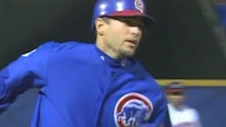 2003 NLDS Gm5: Gonzalez leads off 2nd with home run