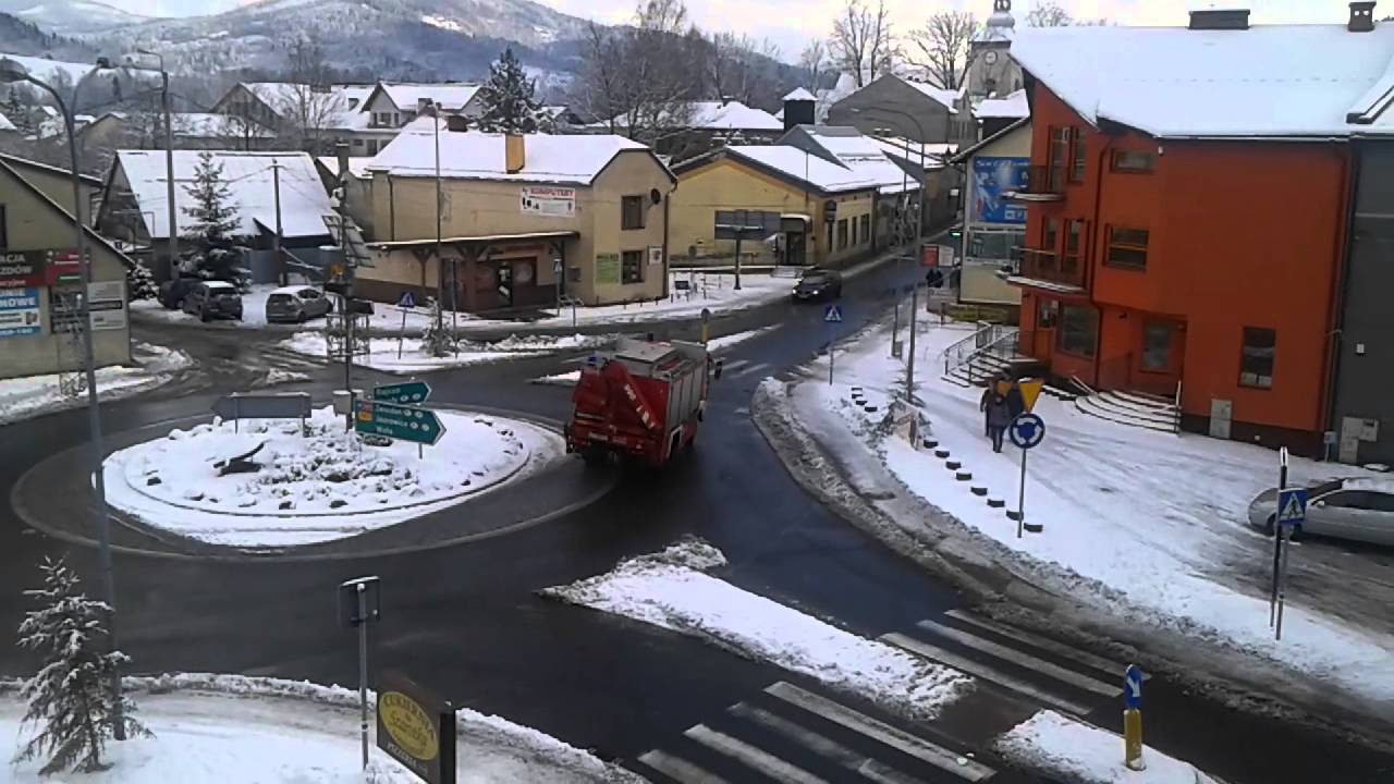 [ALARMOWO + TRĄBY] JRG Żywiec 701[S]43 - SRt Steyr 13S21/Rosenbauer do wypadku w Soli. - YouTube