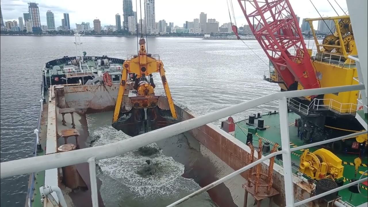 Split Type Hopper Dredger Loading Operation YouTube
