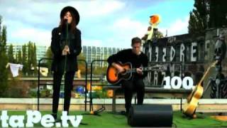 Florence + the Machine: Shake It Out (Unplugged) - ON THE ROOFTOP Tape.tv chords