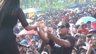 WOW SAWERAN DANGDUT JUTAAN RUPIAH MONATA ANJAR AGUSTIN & SODIQ - DINDING KACA