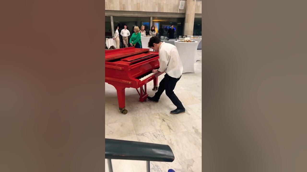 Узнали песню? 😍 #piano