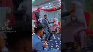 Download Mp3 bahaliyake manyawe dance kiya & tiya wedding Gudang lagu Download Mp3 bahaliyake manyawe dance kiya & tiya wedding