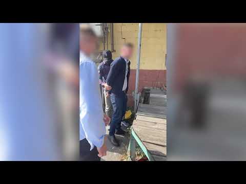 ДБР затримало посадовців ДФС, які взяли 12 тис доларів США за закриття кримінального провадження