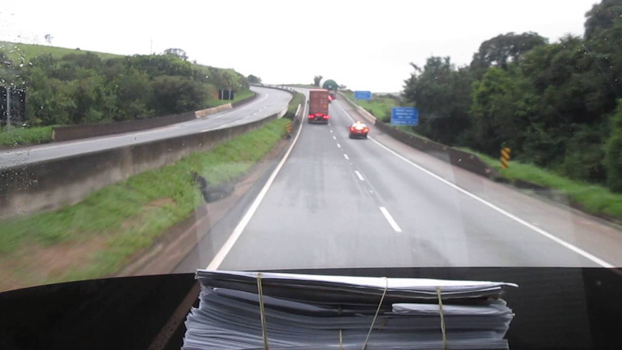 Extrapesado Ford 2042 na Fernão Dias