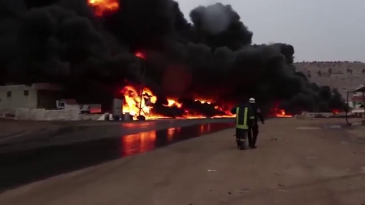 حريق كفركرمين على مفرق التوامة الدفاع المدني السوري إدلب 28-10-2017