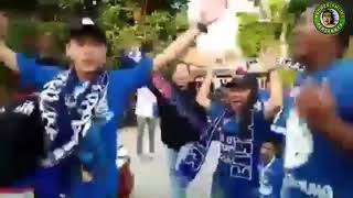 Lagi Viral!! Aremania Nyanyi Emosi Jiwaku.