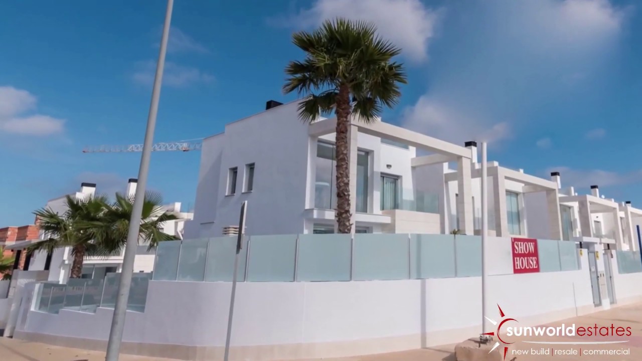 4 bedroom Villa for sale in Cabo Roig