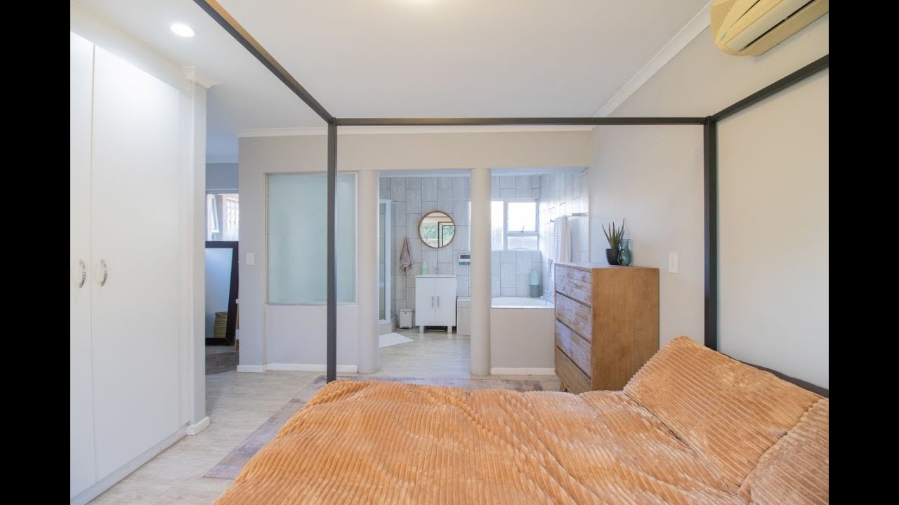 SPACIOUS FAMILY HOME IN THE HEART OF MILNERTON RIDGE ,CAPE TOWN