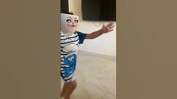 عز لبس رأس باليرينا كابوتشينا وتحول ورقص رقصتها 