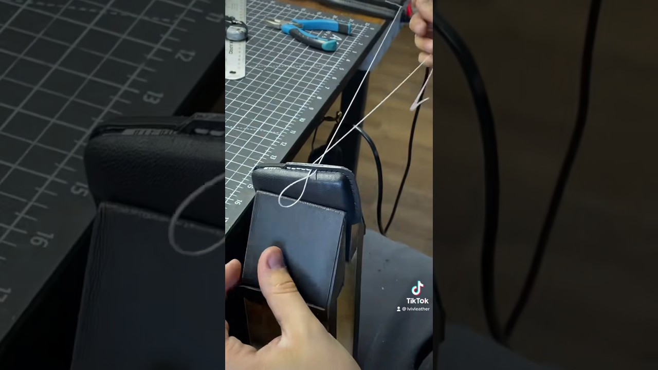 How to make a leather cover for car key / Handcrafted #leathercraft #handmade #leathergoods