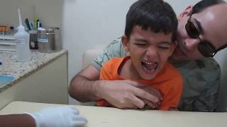 İğneden Korkan Çocuğun Gülünesi Durumu  | Viral Ordusu Resimi