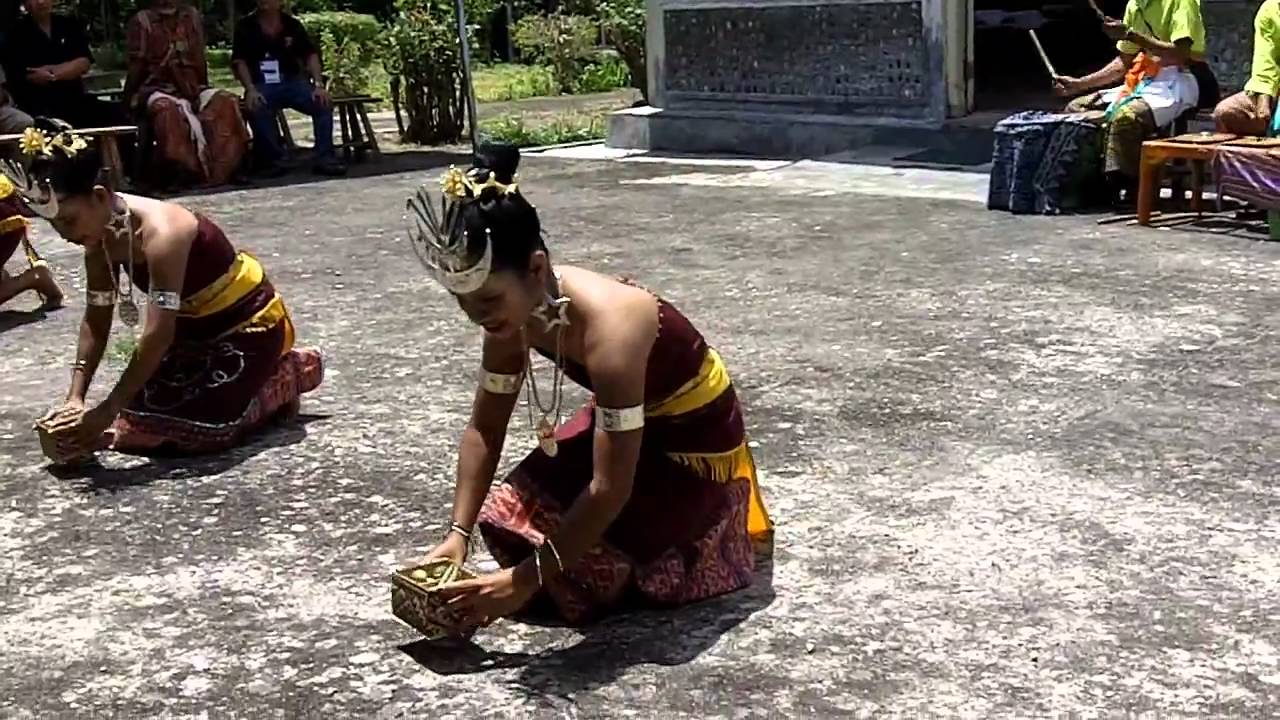 Seabourn Spirit - The Kingdom of Amarasi,  West Timor, Indonesia