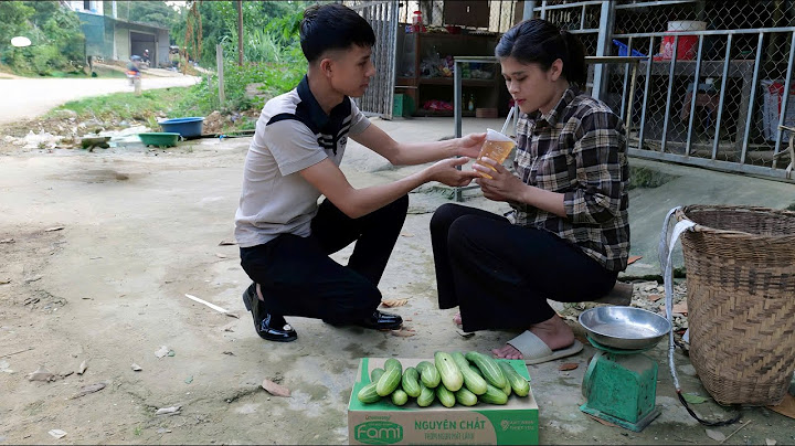 ชายใจดีพยายามช่วยคุณแม่เลี้ยงเดี่ยวและลูกสาววัย 3 ขวบอย่างเงียบๆ