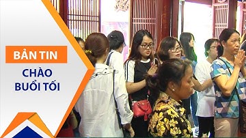 Sĩ tử tấp nập đến Văn Miếu cầu may | VTC1