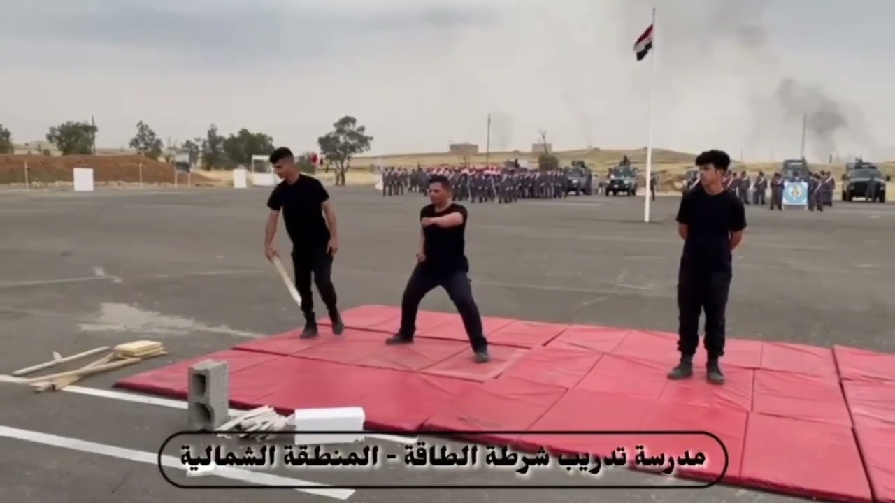 جانب من مراسيم تخرج دورة السرايا المحررة للتدريب الدفعة الرابعة المقامة في مدراس تدريب شرطة الطاقة