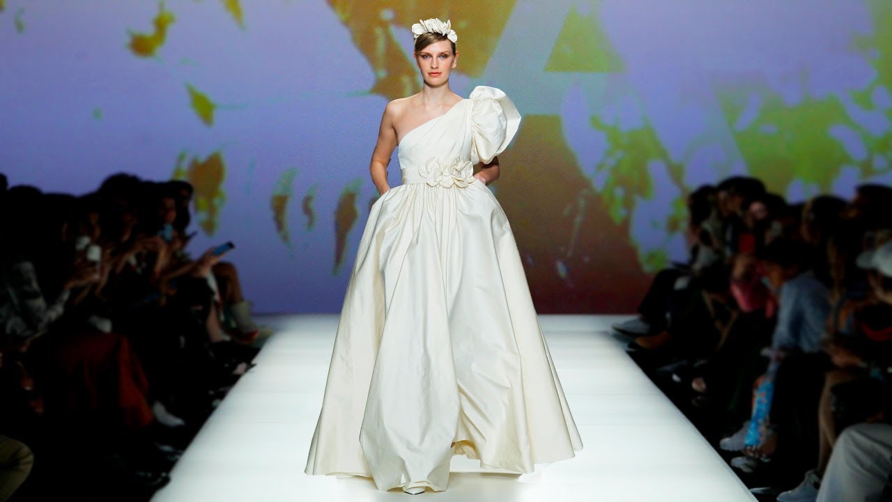 Poesie Sposa Bridal Spring 2023 | Barcelona Bridal Fashion Week
