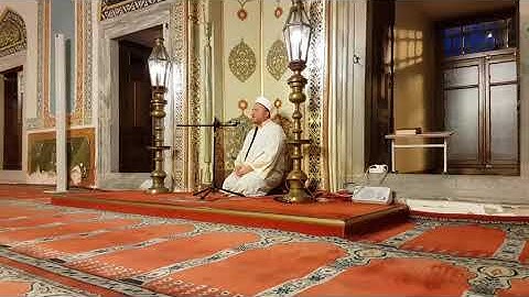 إمام مسجد سنان باشا في #اسطنبول - #تركيا - يقرأ القرآن بتلاوة جميل