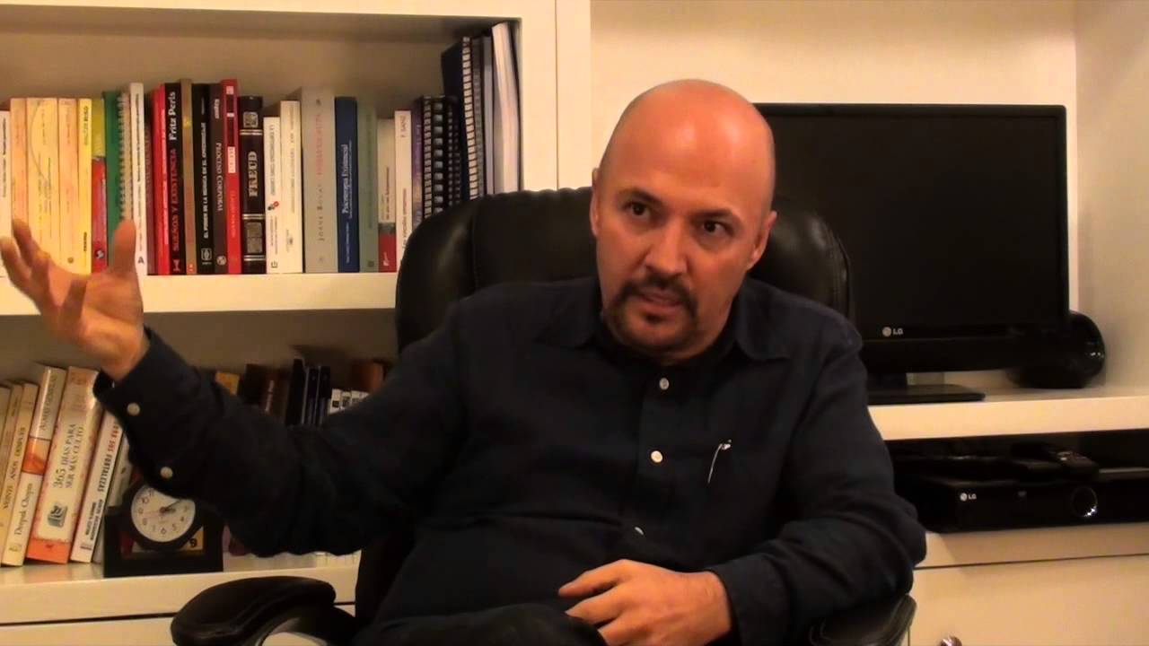 Cesar Rivas / La Terapia De Grupo - YouTube