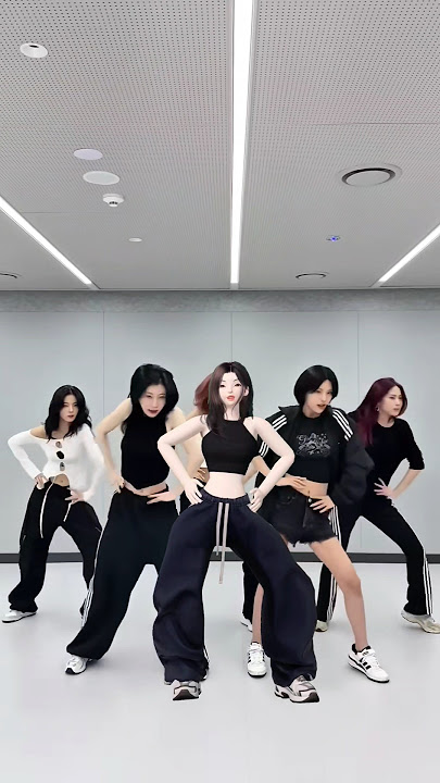 #ITZY 'GWBG'🔥#ITZY_GWBG #ZEPETO #zpt_iram #shorts #fyp #trending #GWBG #ITZYXZEPETO #zepetofyp #kpop