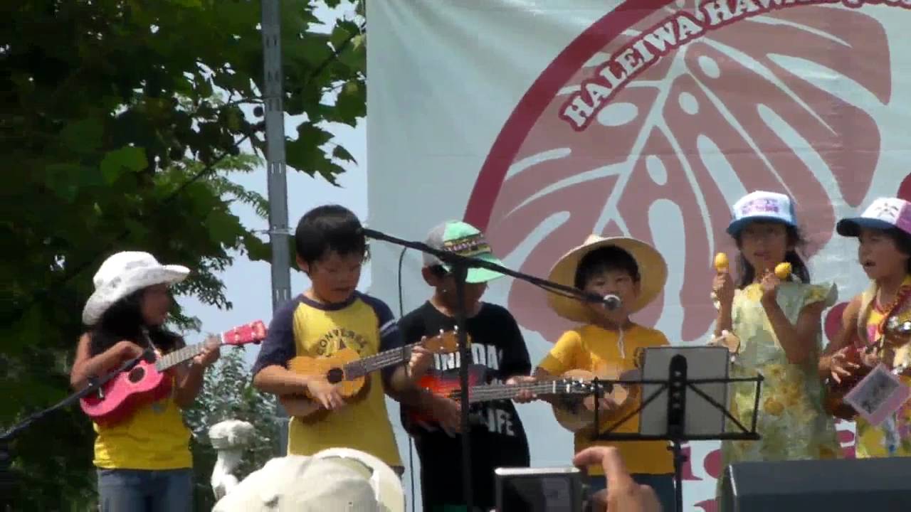 Keiki Ukulele of Japan in soleiyu hills. YouTube
