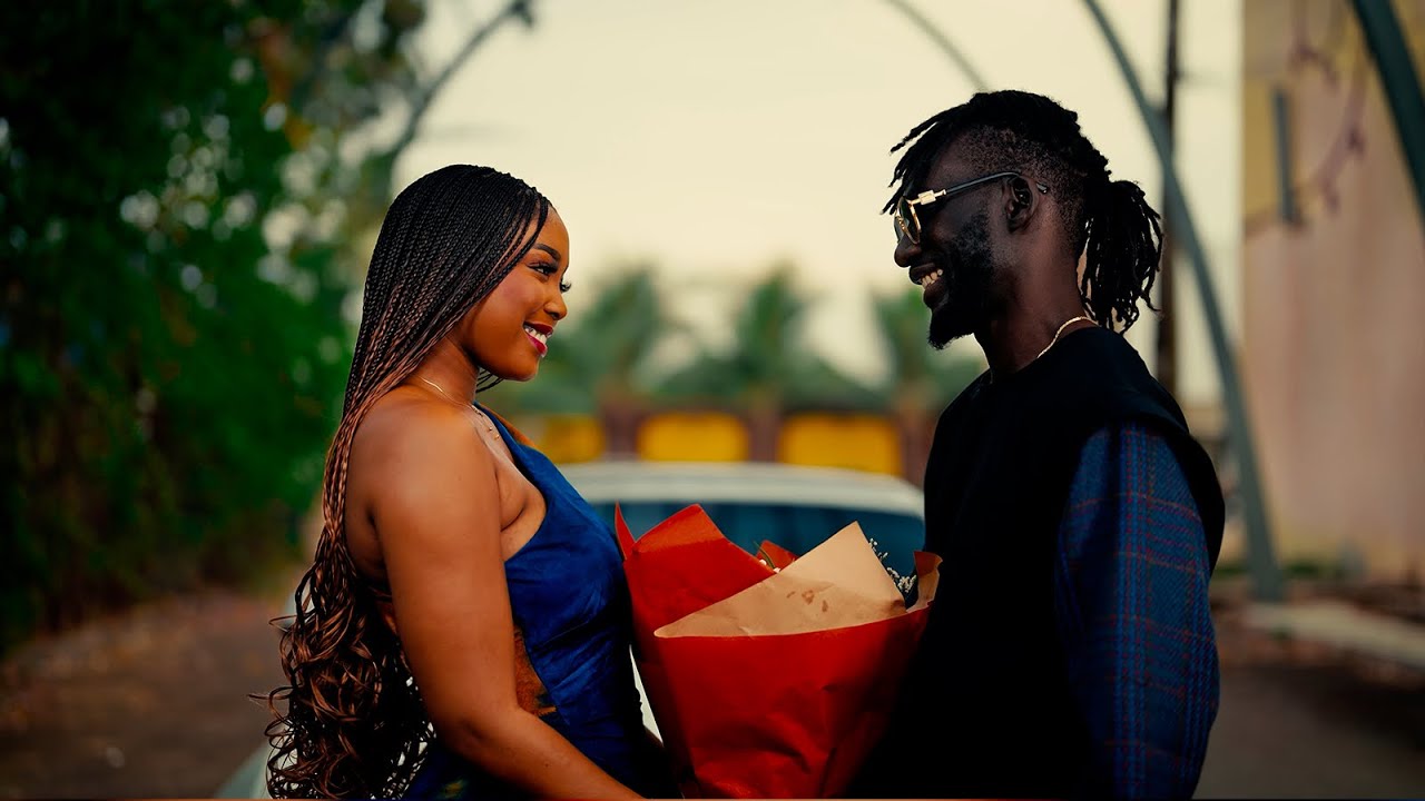 Akhlou Brick - Paella feat Pape Diouf ( vidéo officielle)