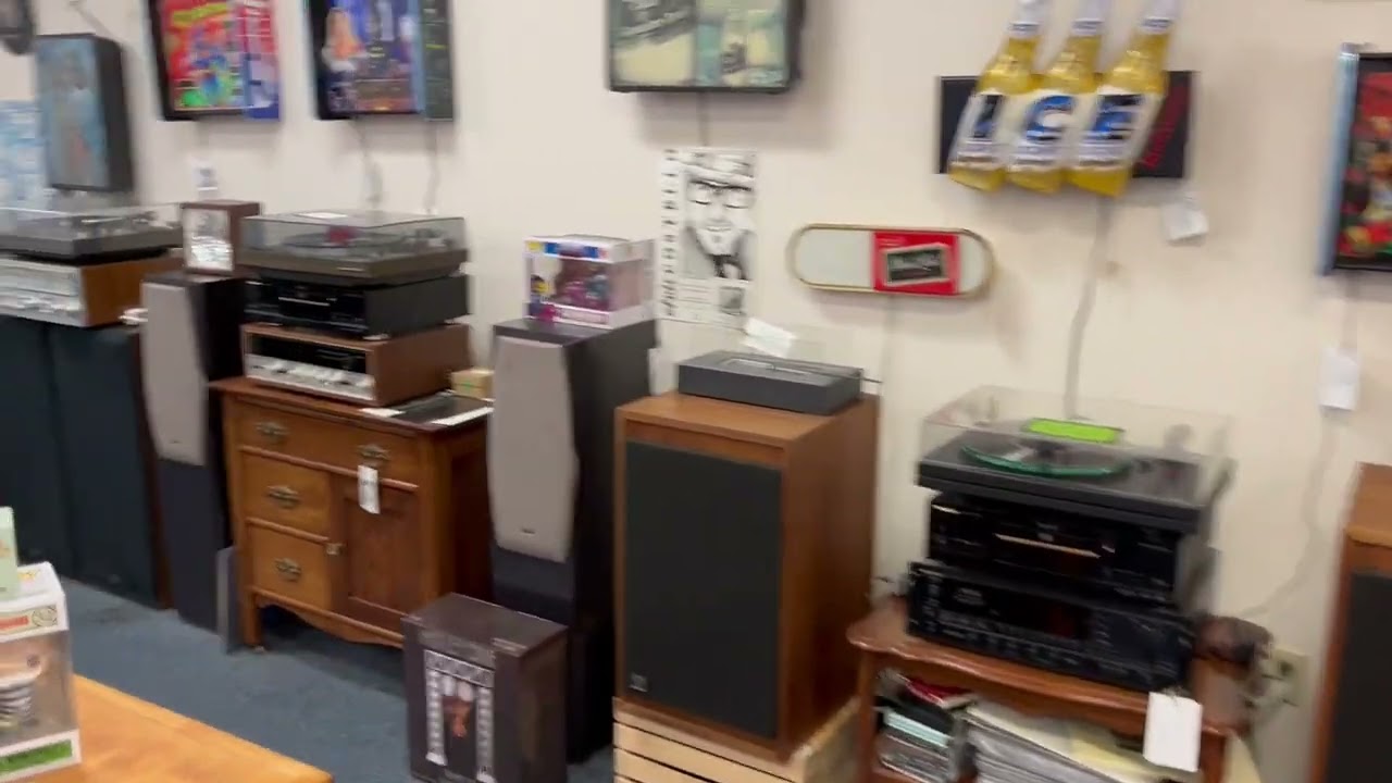 402 Vinyl Shop Tour - YouTube