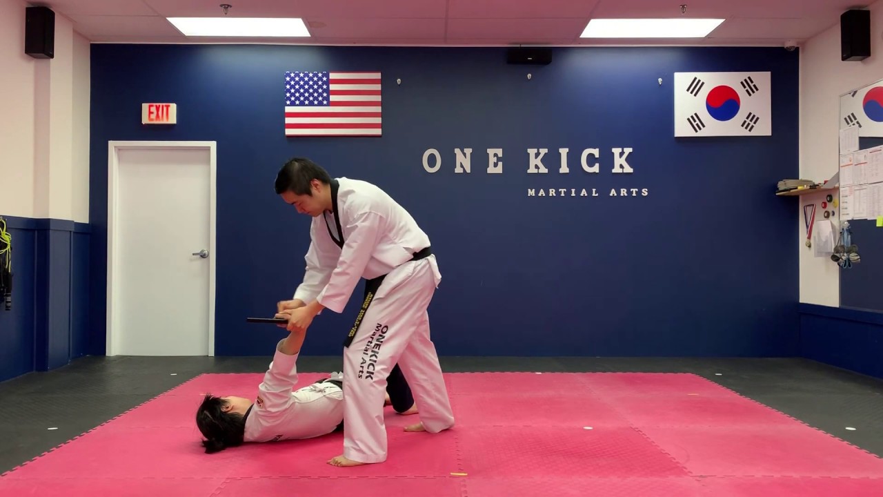 Black Belt Selfdefense (Gun 3) YouTube