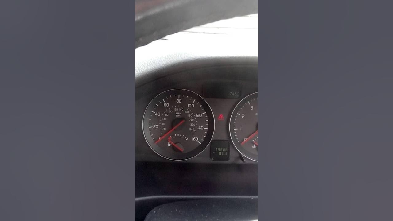 2007 Volvo s40 starting problem - YouTube