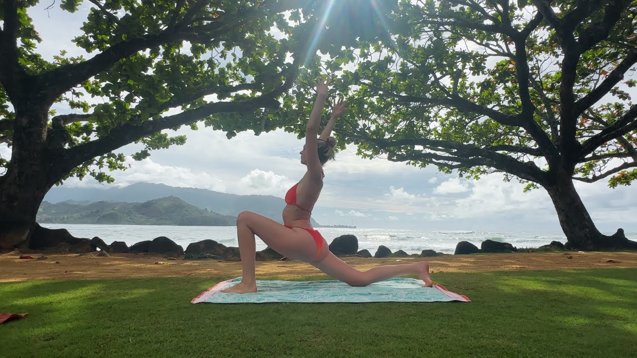 20 Minute Vinyasa Flow | Feel Good Yoga for Sore Muscles - YouTube