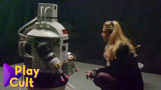 PAOLA BARALE VS THE ROBOT - Scherzi a parte 1994 | Mediaset Play Cult