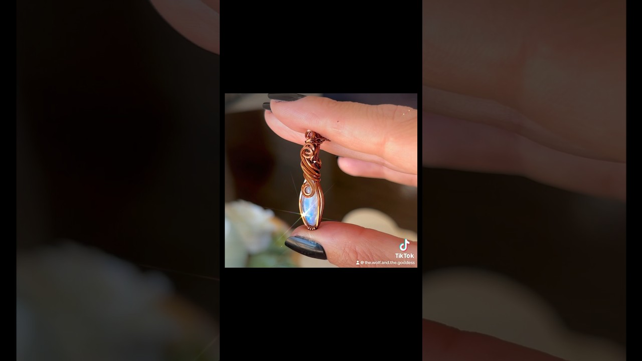 Blue Flash Moonstone for the win!🏆 ✨🍂🦋🌙🦋🍂✨     