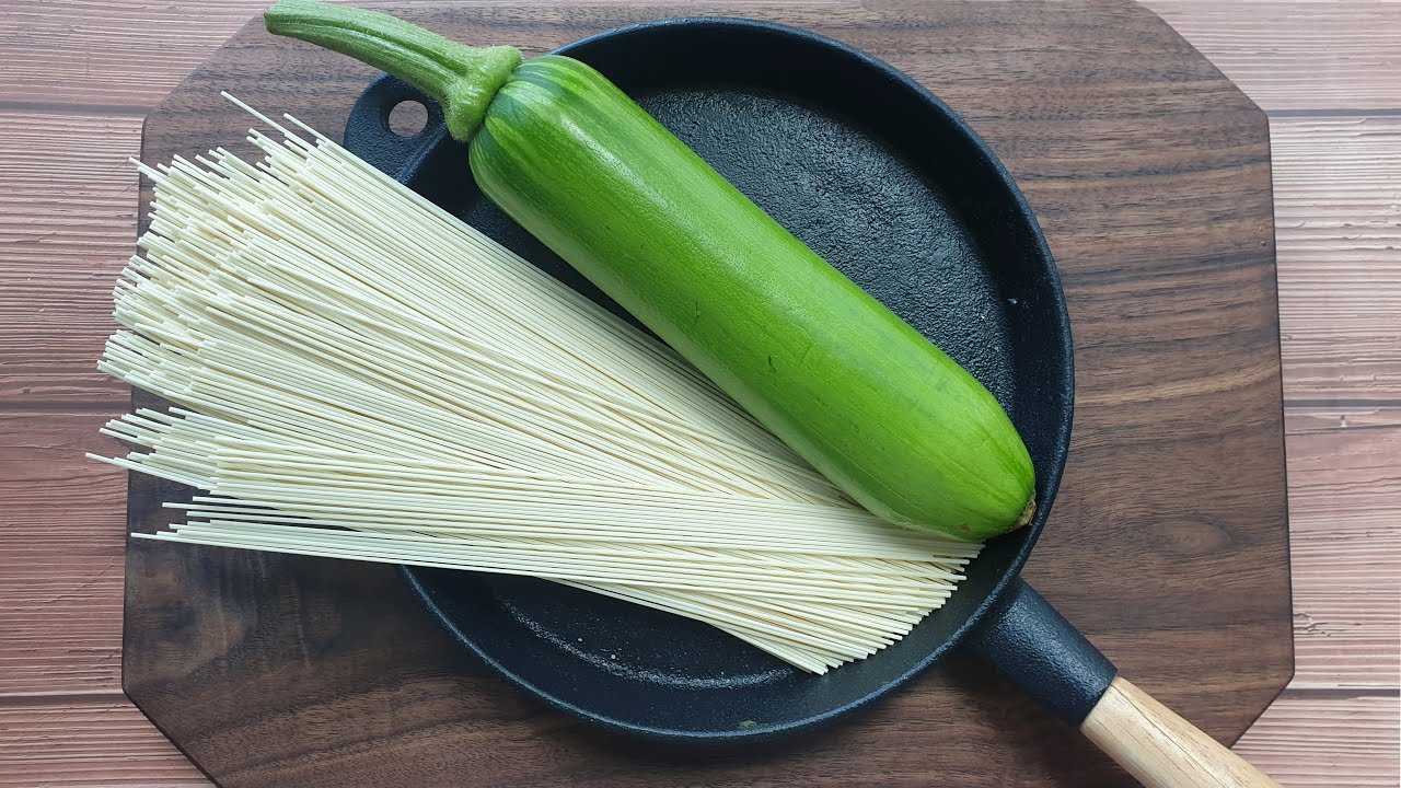 애호박 볶음국수