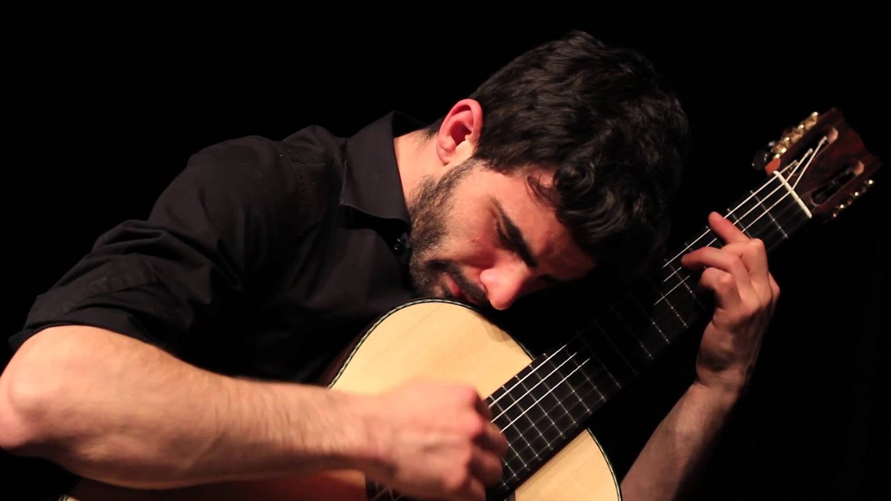 Giancarlo Maria Vincenti and Mirko Giocondo playing Tango en skaï (Roland Dyens)
