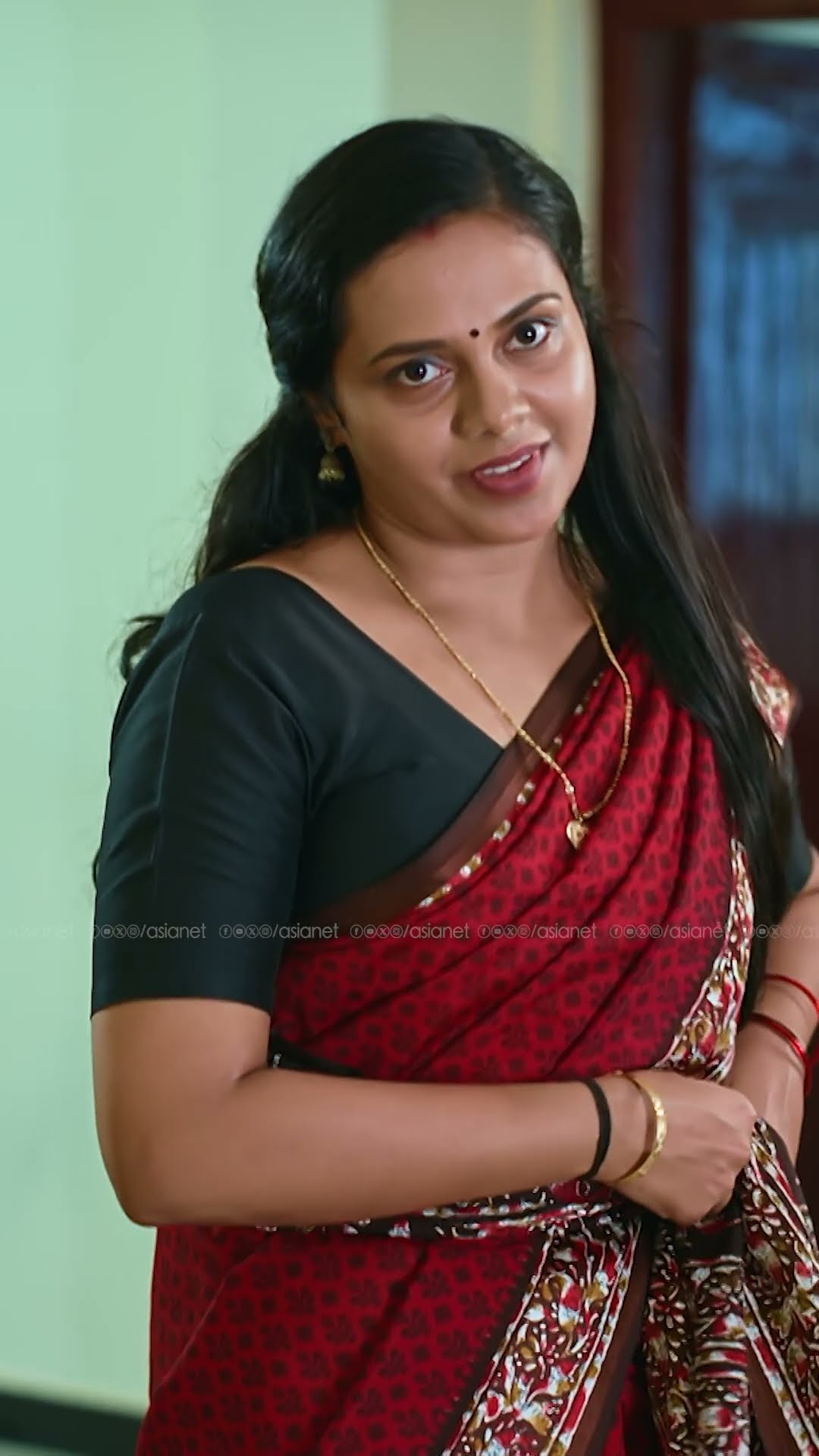 #Pavithram ഇവൾ അടിച്ച് വാരും..