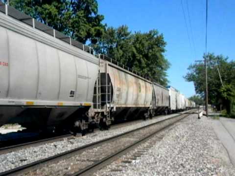 CSX Train Highballs Through Princeton, Indiana