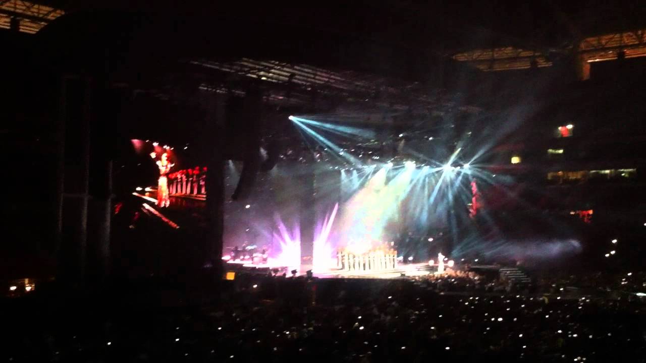 Madonna MDNA Tour 2012 Istanbul Live - Like a Prayer - YouTube