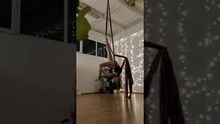 Aerial silk - level 5 - Horizon sequence (intermediate)
