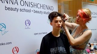 Как выучиться на визажиста?(Как выучиться на визажиста? Открытие beauty school Anna Onishchenko даёт ответ на этот вопрос. Учиться на визажиста могут..., 2016-03-21T20:45:36.000Z)