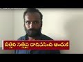 Watch youth who threatened to attack Teenmar News fame, Bithiri Sathi