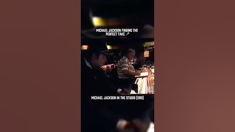 Michael Jackson in the studio finding the perfect take!! #michaeljackson #musicproduction