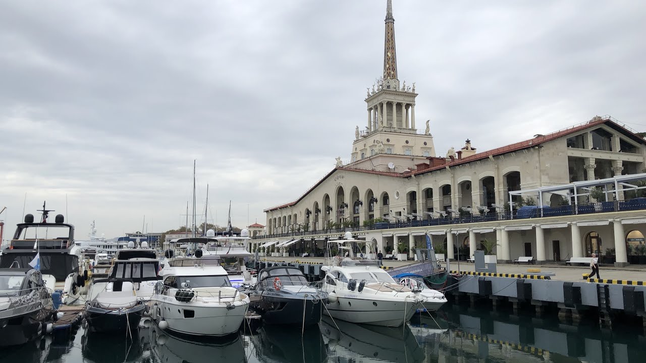 Набережная Сочи. Осень. Вечер. Музыкант. #путешествия